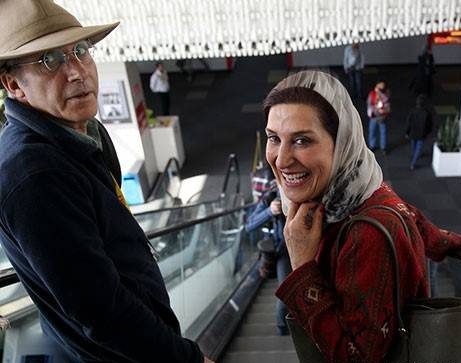 سیمین معتمد آریا در کنار همسرش احمد حامد در پردیس چارسو