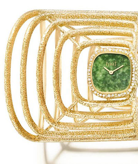 ساعت مچی دستبندی از طلا با الماس هایی با برش برلیان و صفحه ای از یشم طبیعی از پیاژه