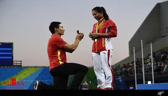 خواستگاری عاشقانه ورزشکار مرد از زن چینی در المپیک + عکس و فیلم