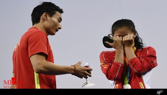 خواستگاری عاشقانه ورزشکار مرد از زن چینی در المپیک + عکس و فیلم