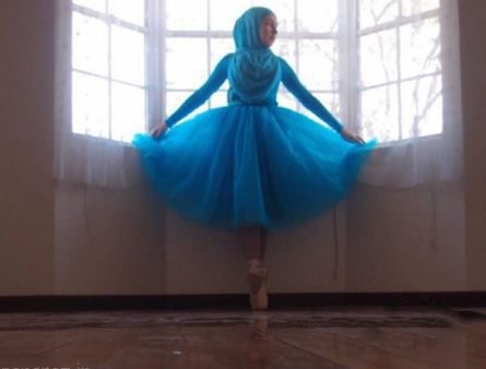 عکس های لو رفته از رقص باله دختر 17 ساله محجبه عکس های لو رفته از رقص باله دختر 17 ساله محجبه