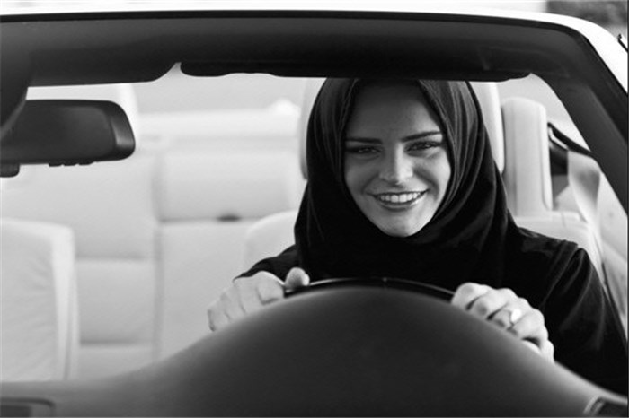زنان زیبای  ایرانی چه نوع خودرویی را می پسندند؟