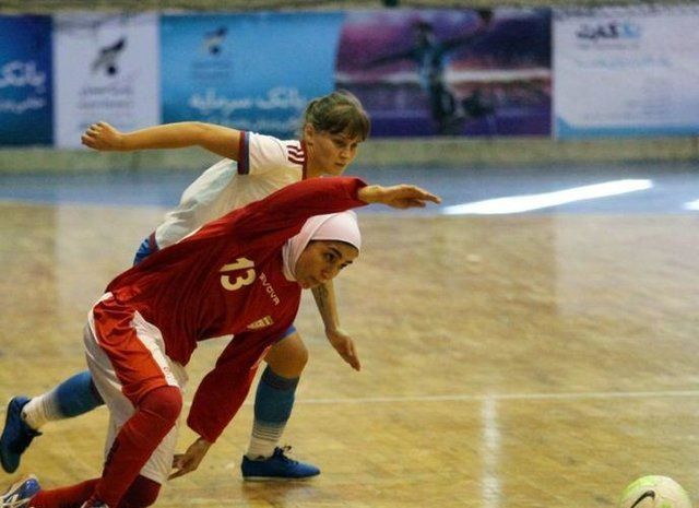 عکس دختران بی حجاب روس که در ایران فوتسال بازی می کنند