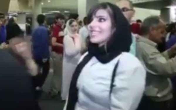 فیلم خواستگاری دختر جوان ایرانی از محمدرضا گلزار و واکنش این بازیگر