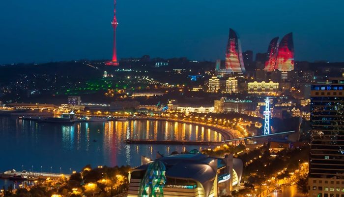 راهنمای سفر به باکو پایتخت آذربایجان که بسیار شبیه به شهرهای ایران است