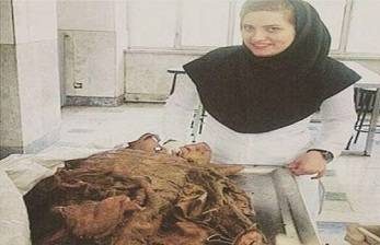 افتضاح چالش مانکن در اتاق جراحی و کنار بیمار در ایران! + عکس جنجالی چالش مانکن افتضاح چالش مانکن در اتاق جراحی و کنار بیمار در ایران! + عکس جنجالی چالش مانکن