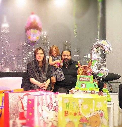 عکس های رضا صادقی و همسرش در جشن تولد دخترشان