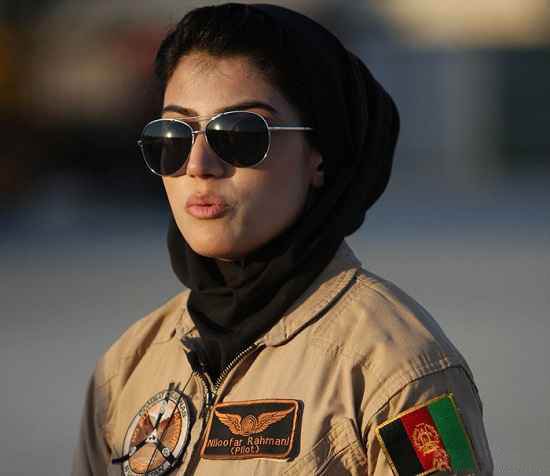این دختر جوان افغان زیباترین خلبان دنیا است!