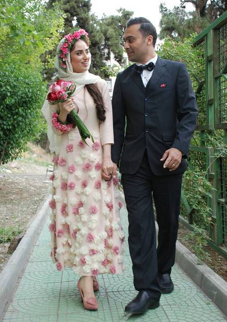 عکس های خانم بازیگر جوان هانیه غلامی در مراسم عقد در کنار شوهرش