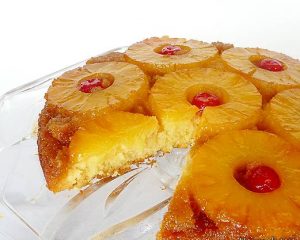 کیک آناناس و انبه وارونه