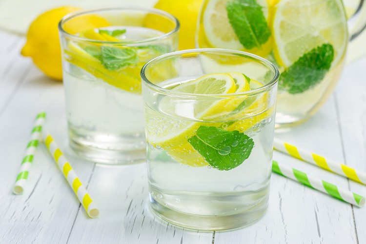 آب و لیمو برای کاهش وزن