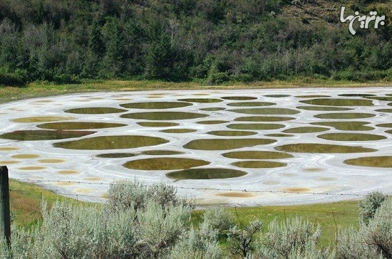 دریاچه خال خالی در کانادا