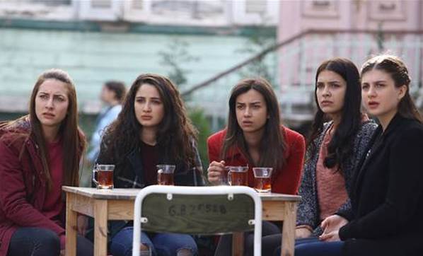 غنچه های زخمی خلاصه داستان و عکس بازیگران سریال ترکی kirgin cicekler