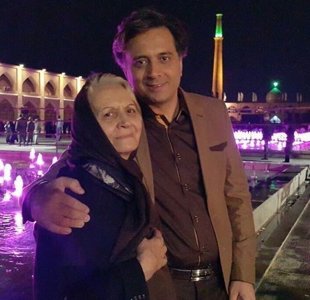 مجید اخشابی و مادرش