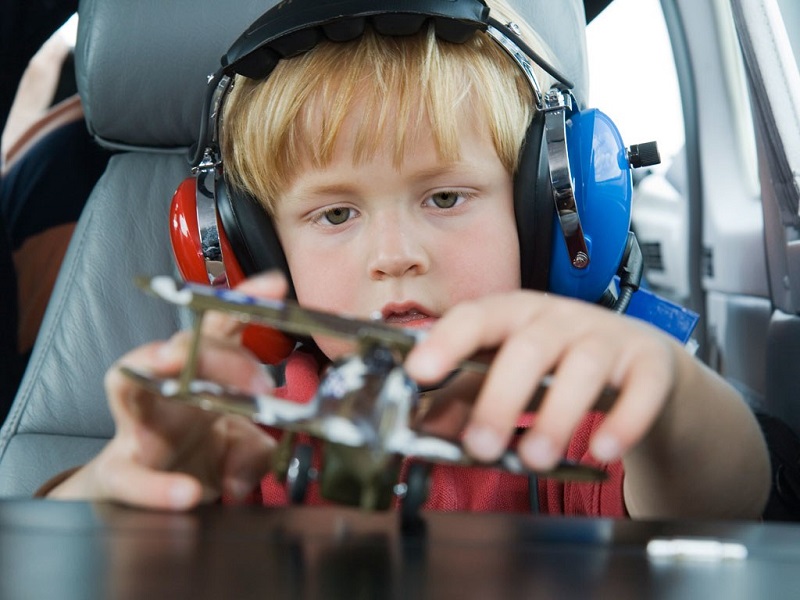 چگونه با وجود داشتن کودک سفر هوایی راحتی داشته باشیم؟