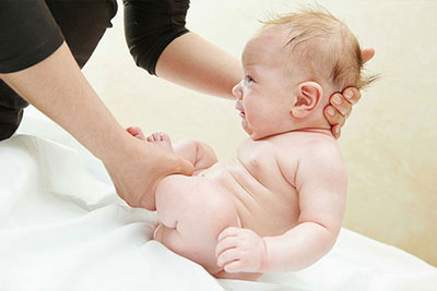 برای تقویت جسم نوزاد این ورزش های ساده را انجام دهید