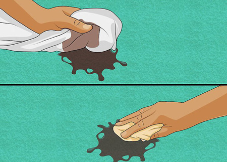 نحوه تمیز کردن لکه شکلات و آبنبات از روی لباس و فرش