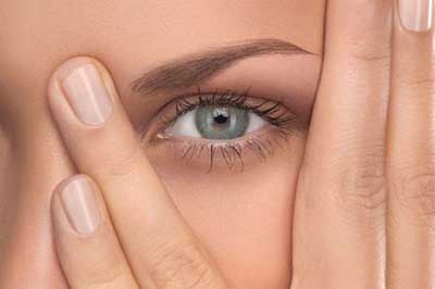 چند روش ساده برای از بین بردن حلقه های زیر چشم