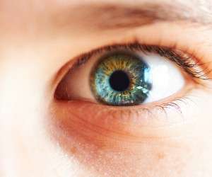 تشخیص بیماری ها از روی رنگ چشم و حالت چشم ها