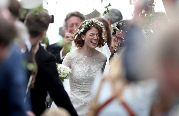 بازیگر مرد و زن سریال بازی تاج و تخت با هم ازدواج کردند + تصاویر مراسم عروسی