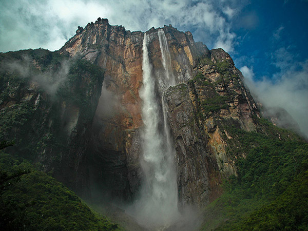۱۰ آبشار ناشناخته و زیبای جهان !
