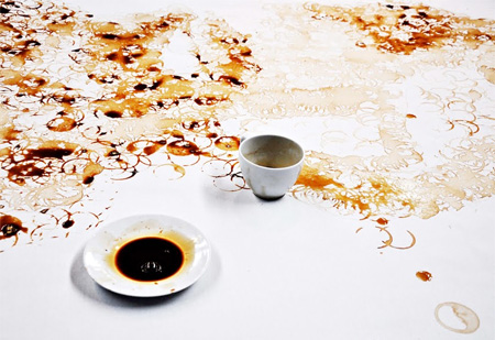 نقاشی های زیبا با لکه فنجان قهوه