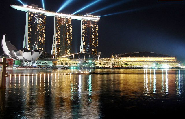 ترسناک ترین استخر جهان در سنگاپور