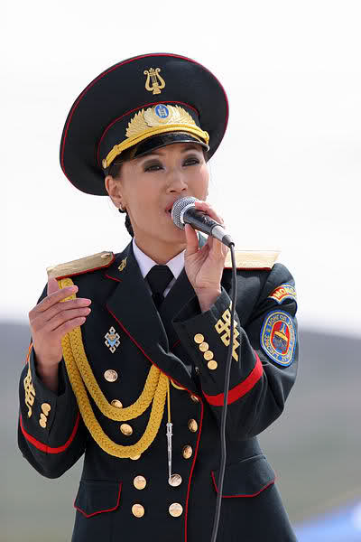 دختر مغولستانی