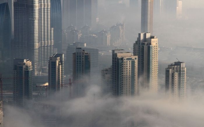 شهر دبی در مه