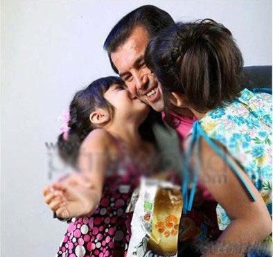 حمید استیلی و دخترانش