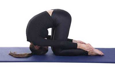 آموزش حرکت های ورزشی یوگا برای تنظیم هورمون ها 1