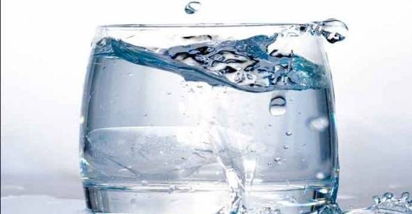 فواید بسیار عالی نوشیدن آب با معده خالی برای سلامتی بدن 