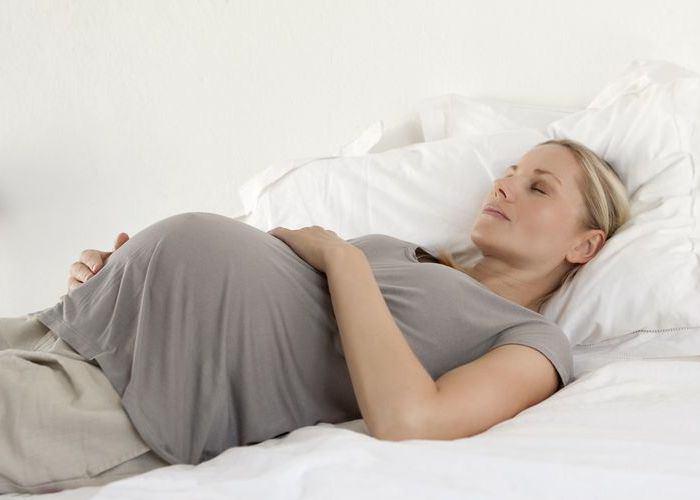 بهترين مدل خوابيدن در بارداري
