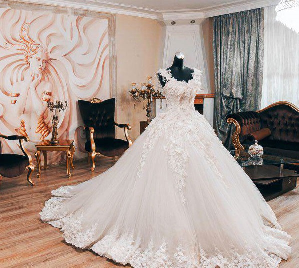 مدل لباس عروس پرنسسی دنباله دار جدید