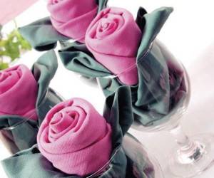 تزیین دستمال سفره مدل گل رز