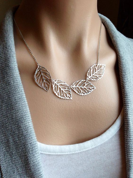 مدل گردنبند فانتزی | راهنمای انتخاب گردنبند فانتزی دخترانه و زنانه شیک