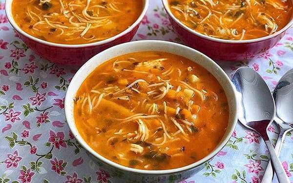 طرز تهیه سوپ رشته فرنگی غذای ساده و بسیار مقوی طرز تهیه سوپ رشته فرنگی غذای ساده و بسیار مقوی